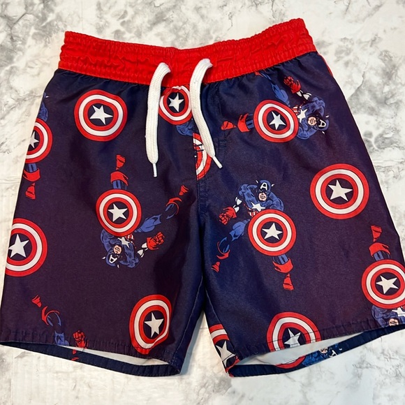Boys Old Navy Marvel‎ Bathing Suit Size 3T - Picture 1 of 4